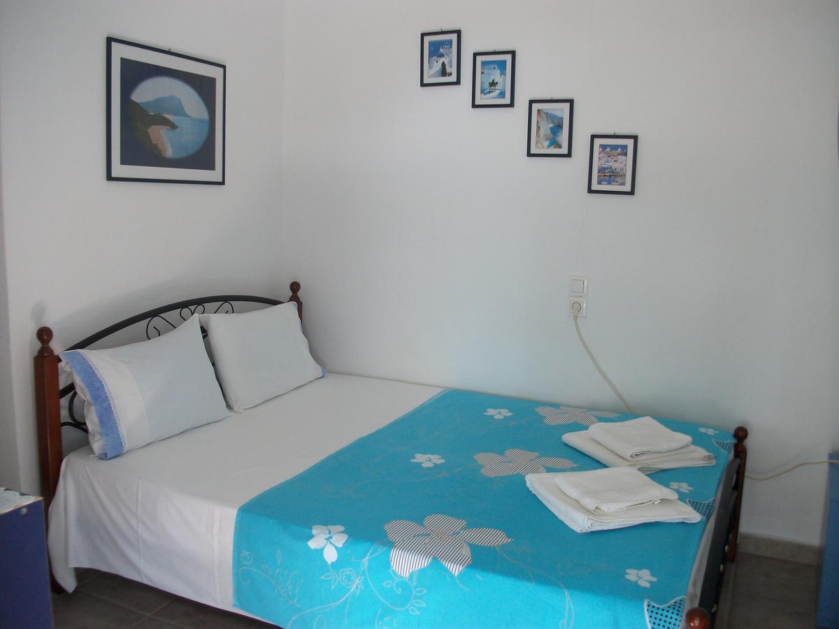 Floras Rooms And Studios Anafi Exterior photo