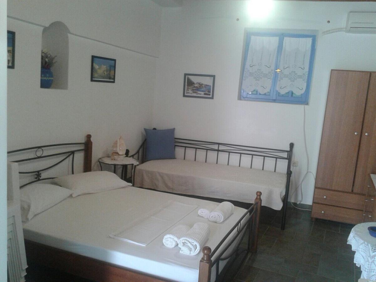 Floras Rooms And Studios Anafi Exterior photo